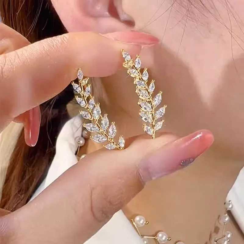 925 Sterling Silver Bright Zirconia Pierced Earrings for Women Climb Ear Earrings Accessories Shiny Zirconia Jewelry XJ250718