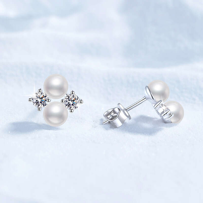 S Pure Sier Freshwater Pearl for Women Korean Style Four-Leaf Clover D Color 80 Points Moissanite Earrings d3d
