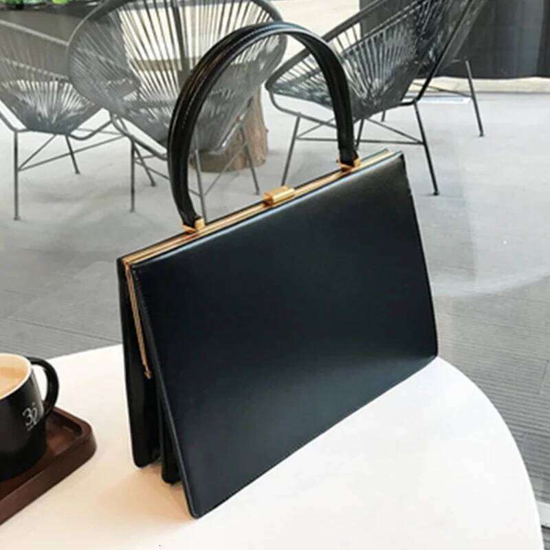 Large Capacity Handbag New High Quality Design Women Retro Black Vintage Clip Underarm Bag