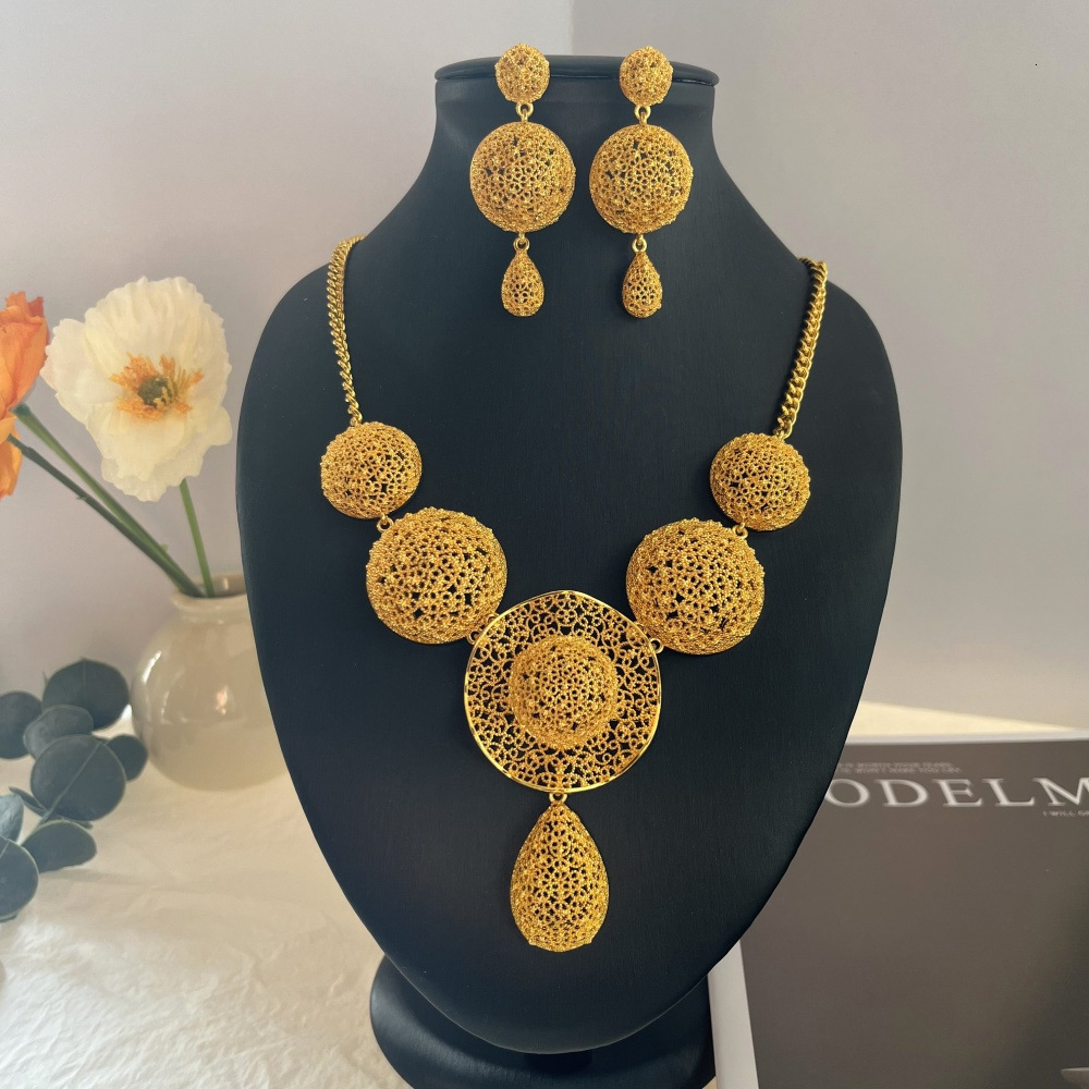 Dubai bride 24k gold plated round necklace and earrings set - Middle East and Africa women's accessories