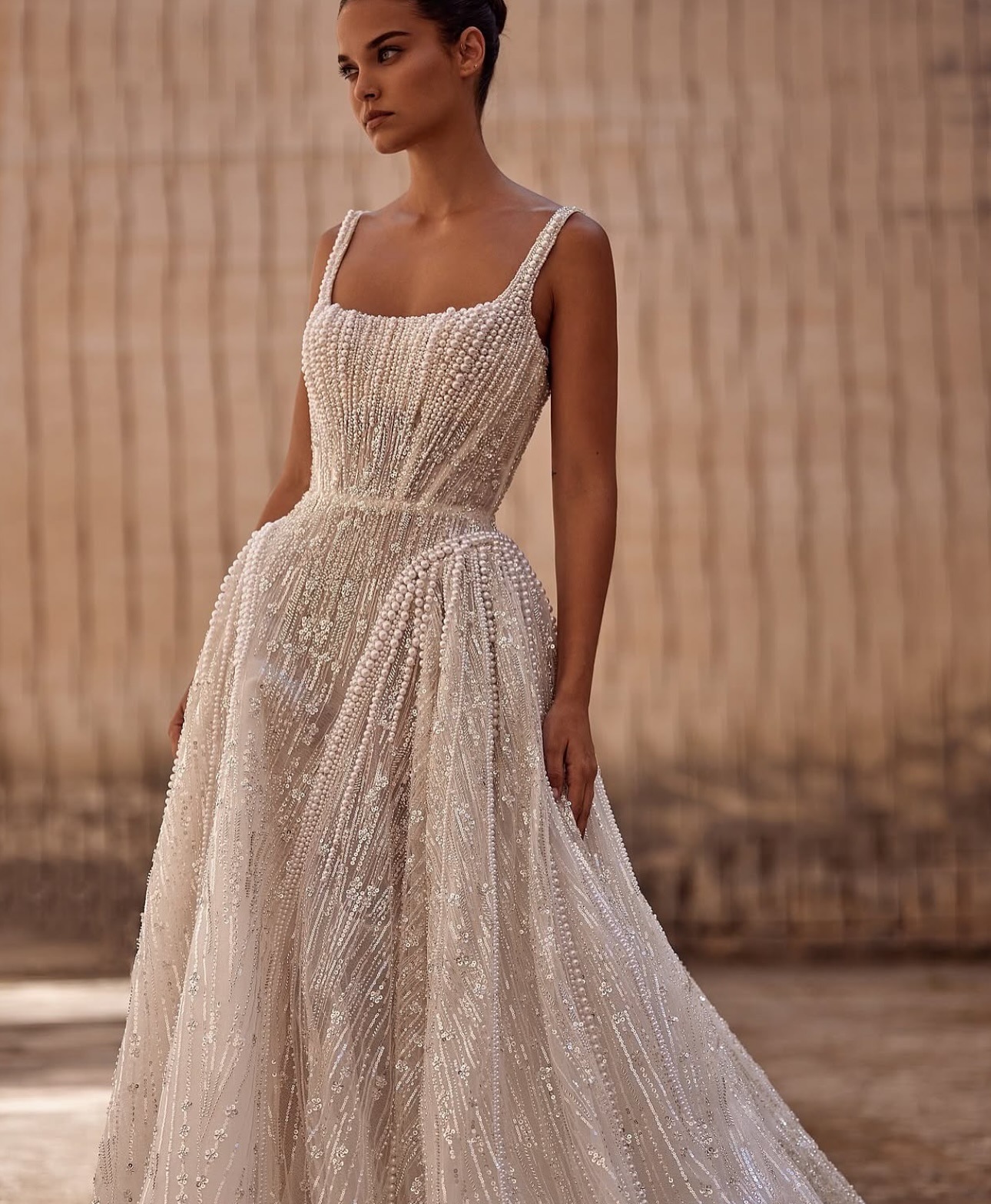 Sparkling Wedding Dresses Spagetti Strap Sleeveless Beading Sequins Zipper A Line Bridal Gowns Sweep Train Customized Vestidos De Novia