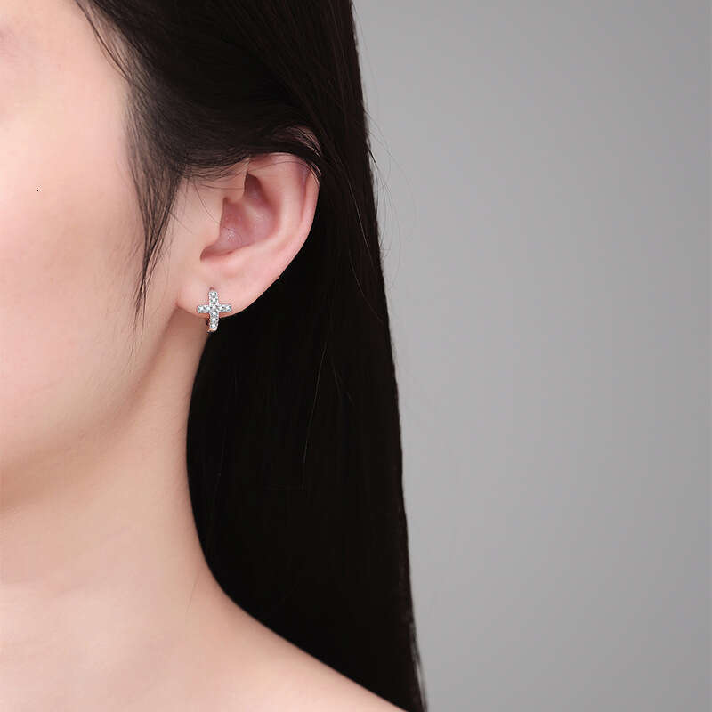 Trendy Sterling Sier Light Korean Style Versatile 30 Carat Stud Earrings Moissanite 964