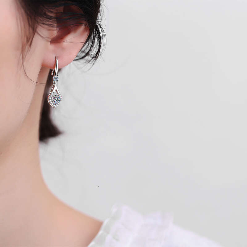 for Women with a Sense of Sophistication, Pure Sier Ear Hooks, Earrings, Water Drop Shape, 1 Carat Moissanite Dia Earrings 064