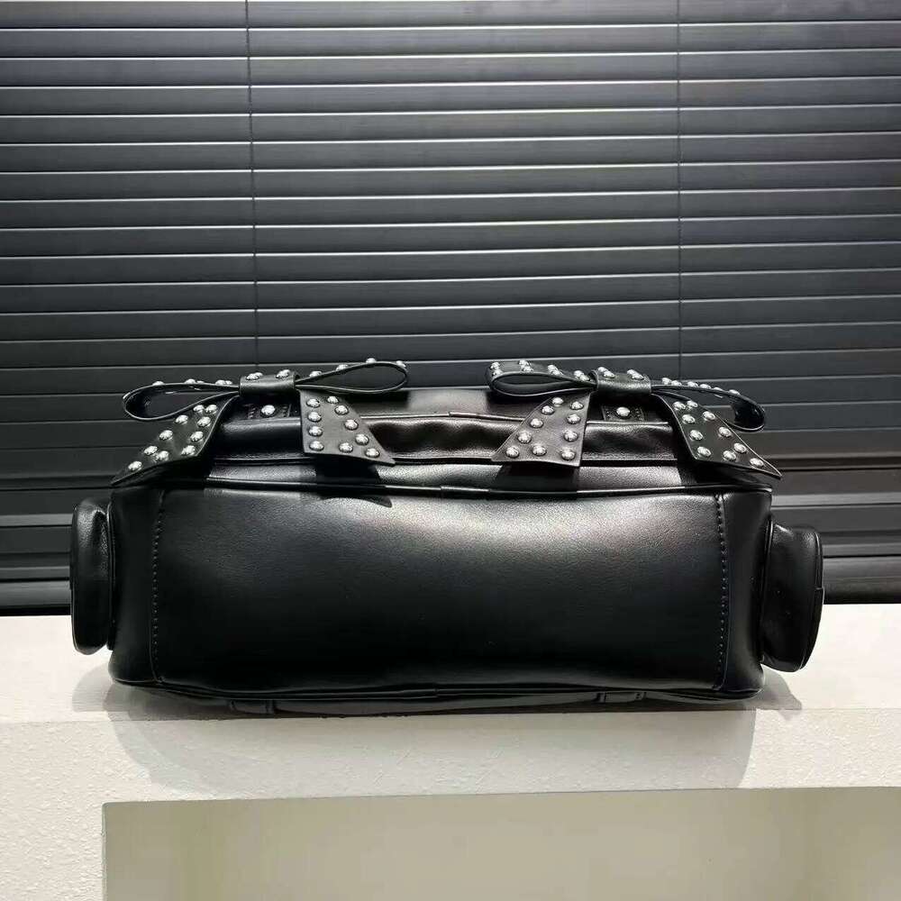 Vintage Fashion Personalized Street Large Capacity Retro Women Handbag Shoulder Bag