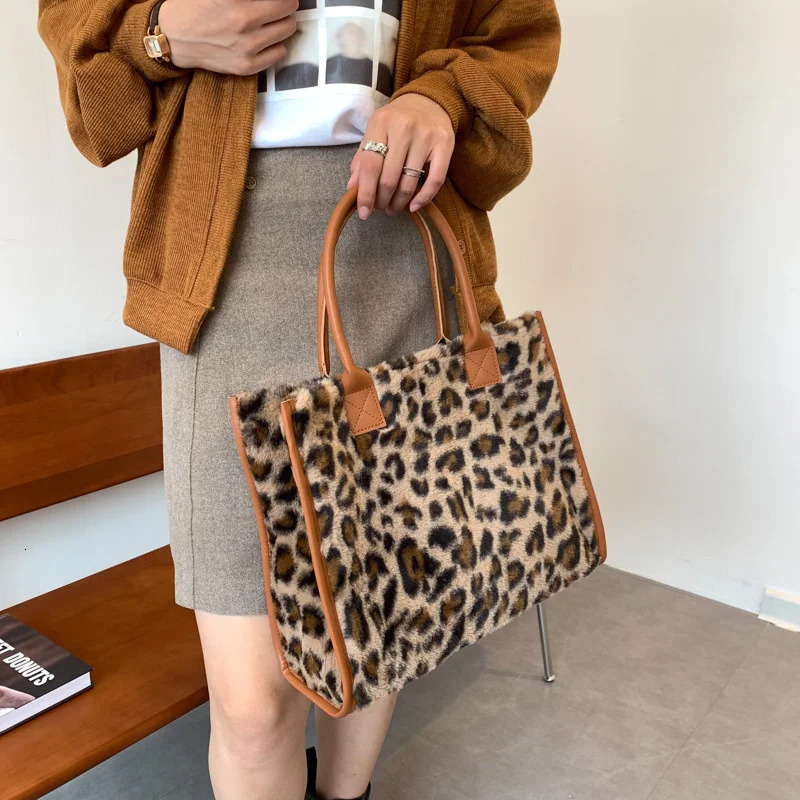 Women Soft Plush Hand Bag Winter Leopard Cow Print Tote Bags Female PU Leather Underarm Bags Furry Fluffy Shoulder Bag 250717