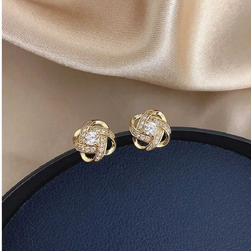 2025 Gifts Women Light Luxury Zircon Stud Earrings Simple Cross Hollow Geometric Exquisite Ear Jewelry for Wedding Party XJ250718