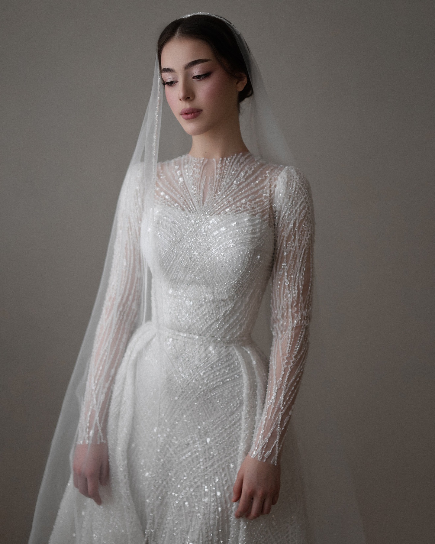 Gorgeous Wedding Dresses Round Neck Long Sleeve Sequins Lace A Line Sweep Train Bridal Gowns Customized Vestidos De Novia