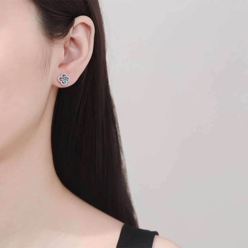 S Pure Sier for Women, Exquisite Light Four-Leaf Clover Earrings, D Color 50 Carat Moissanite Earrings 4dc