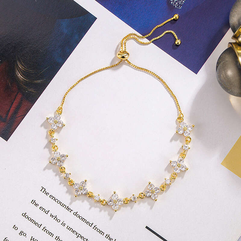 Broken Dia Four-leaf Clover Bracelet for Women, Light Sparkling Zircon Flower, High-end Sense, Elegant Niche Design Jewelry