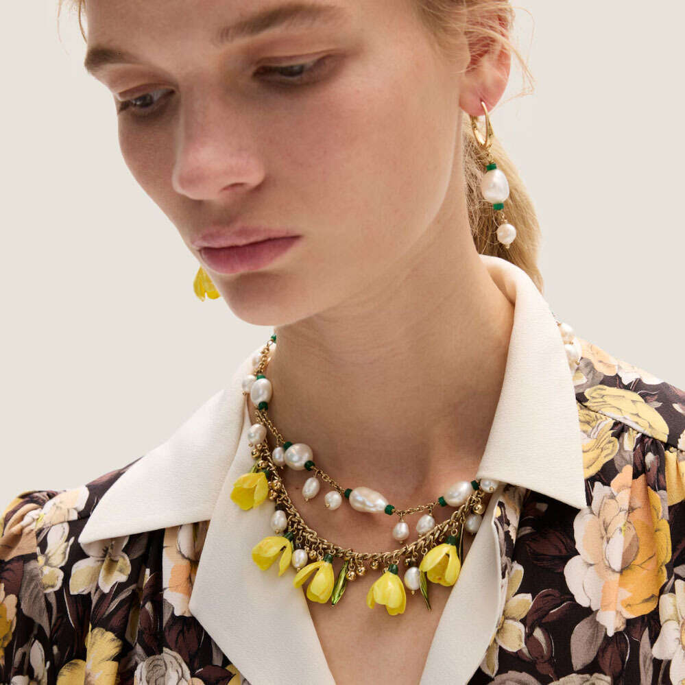 French Style Women's Niche Design Sense Light Earrings Miu Pearl Necklace Versatile Elegant Collarbone Chain