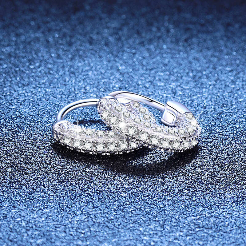 Trendy Sterling Sier for Women, Light Korean Style Versatile 70% D Color Moissanite Stud Earrings d9e