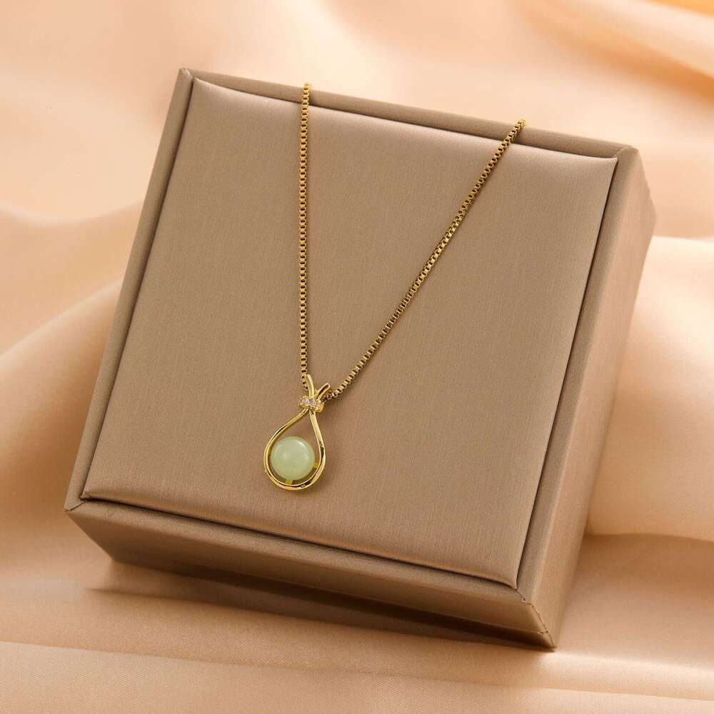 Fashion New Style Dia-Studded Titanium Steel designer Necklace for Women Versatile Ins Internet Celebrity Liht Clavicle Chain Eleant Hih-End Feel