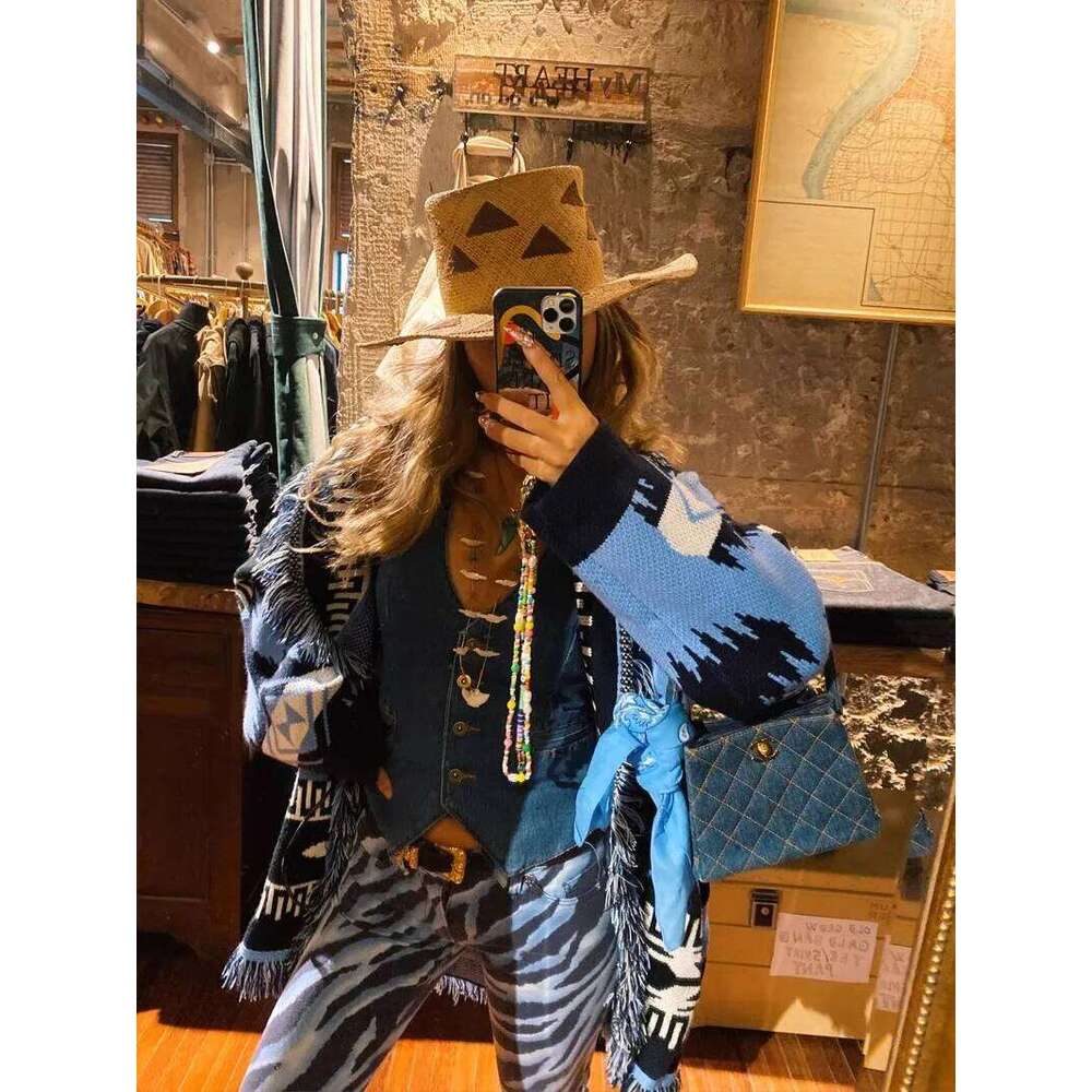 Designer Clothing Jacquard Knit Fringe Street Wear Fashion Icon Women Warm Long Sleeve Belt Tied Cardigan Coat Fashion