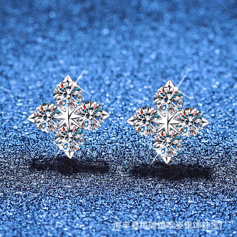 D Color Moissanite s Sterling Sier Simple Ins Style Four-Leaf Clover Screw Earrings e6d