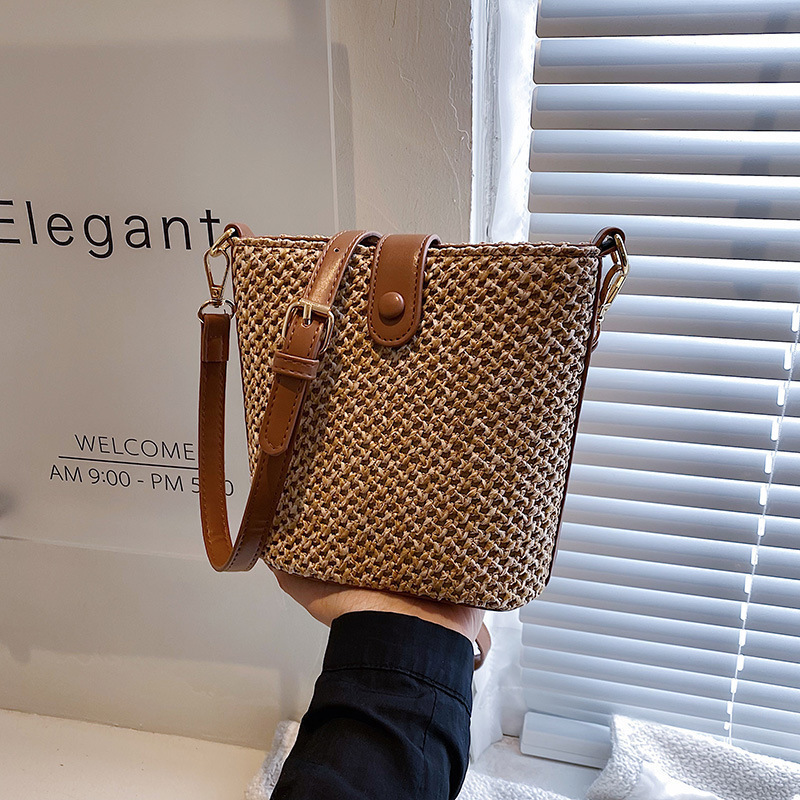 Summer new women's single shoulder horizontal bag new fashionable woven women's bucket bag casual and simple style new designer bag new desi