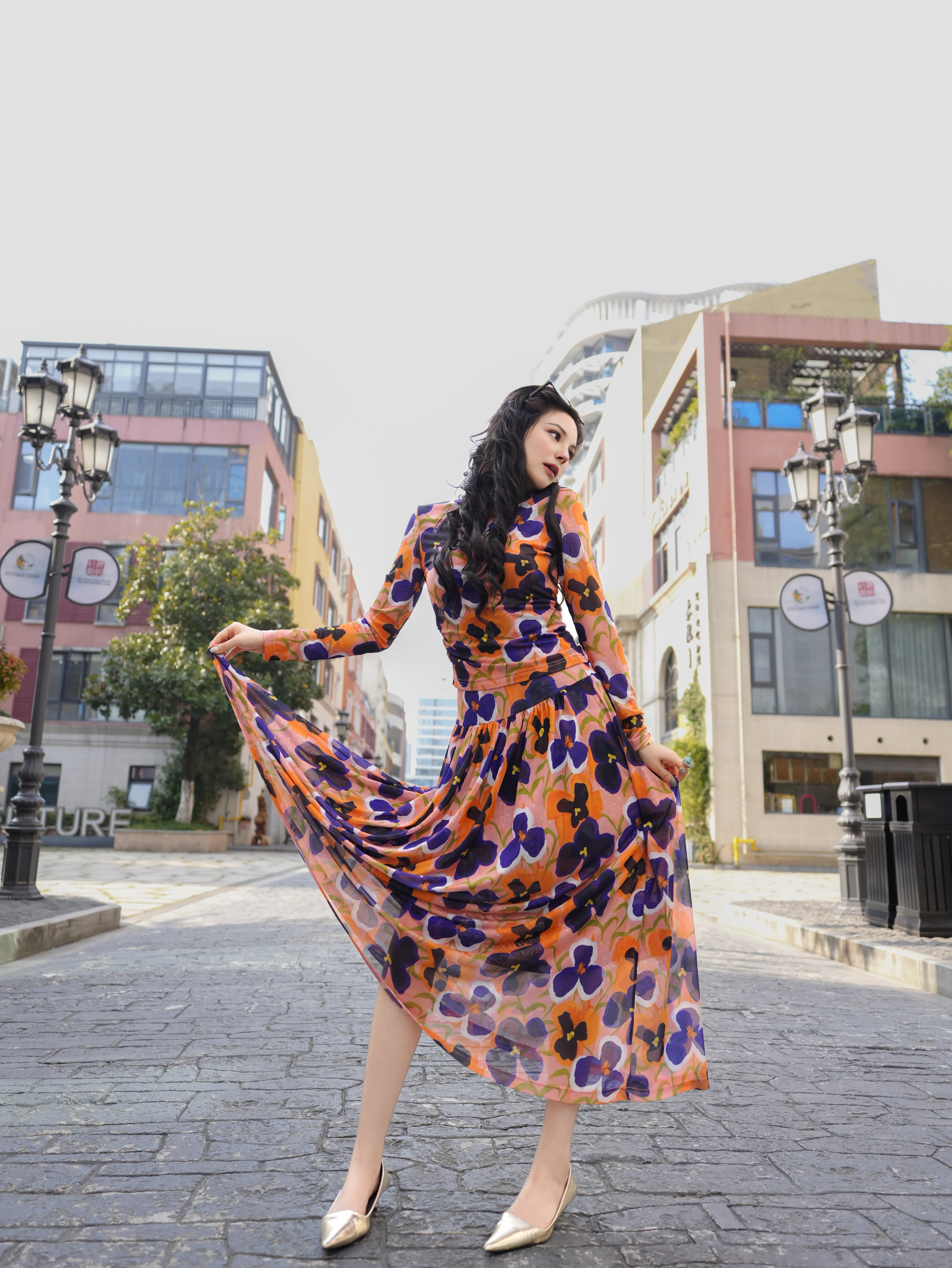 HZHJ new welfare! Orange background blue flower set, high-end western-style light luxury runway style