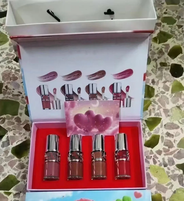 Makeup Lip Gloss 6ml with 4piece Set Lipgloss Plumping Lip Oil Liquid Lipstick Kits Moisturizing Crystal Shiny Glitter Lips Beauty Cosmetics 4pcs Gift Box 03 04 05 07