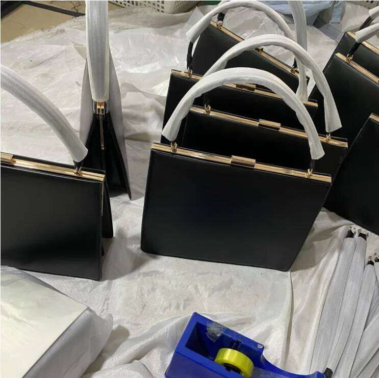 Large Capacity Handbag New High Quality Design Women Retro Black Vintage Clip Underarm Bag