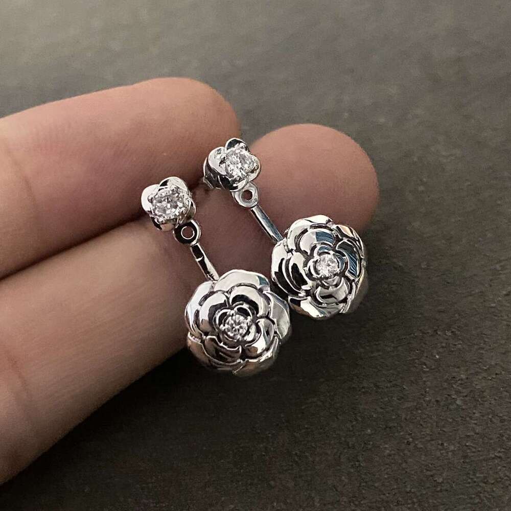 Hot-Selling New Fashion Versatile Rose Flower Earrings for Women, Light , Niche, Color-Retaining, High Version