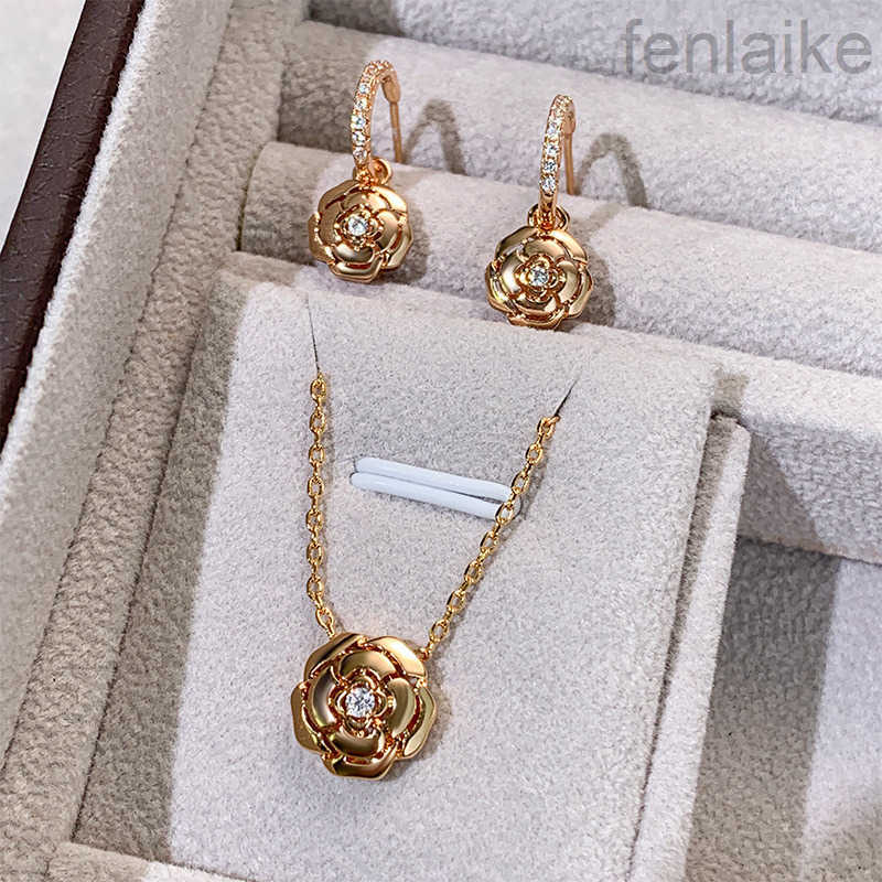 Designer Necklace Designers 18K Gold Placed Camellia Neckace Orecchini Appeso A…