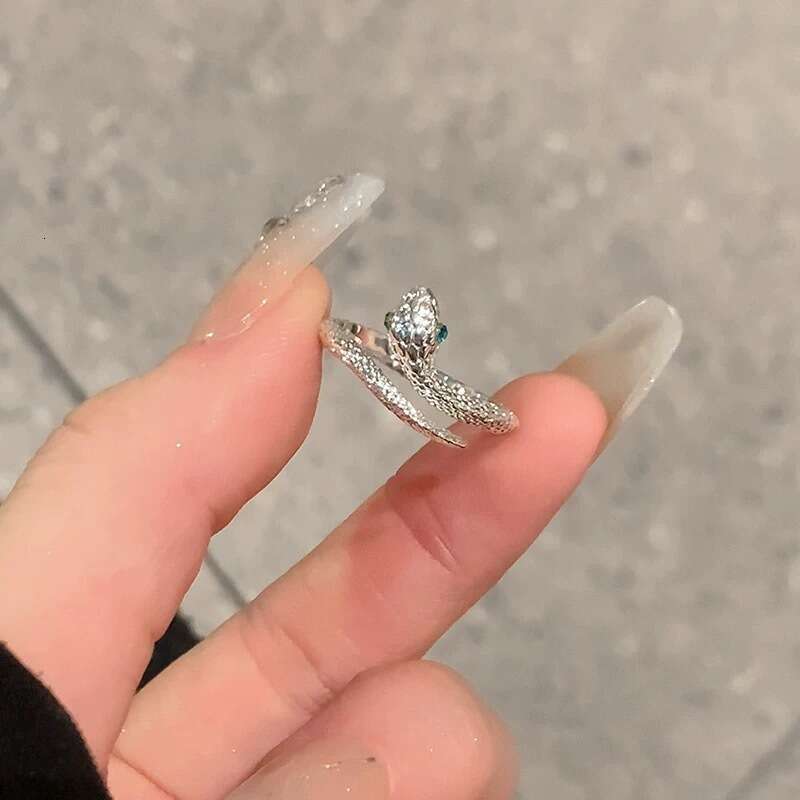 Spirit Snake is Here~ New Snake-Shaped Ring for Women, Ins Style, Light Luxury, High-End Feel, Index Finger Niche Design, Bestie Ring, Trendy
