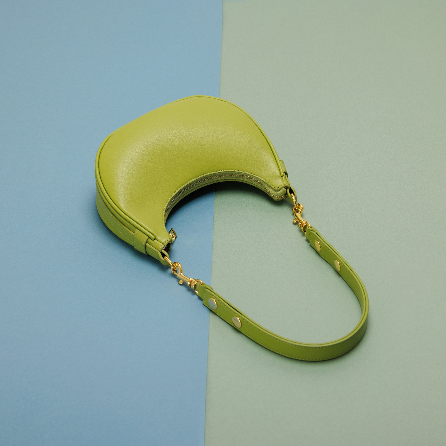 2025 Spring Women's Designer Bag New French Niche Design Bag Outdoor Leisure Underarm Bag High End Soft Leather Shoulder Bag