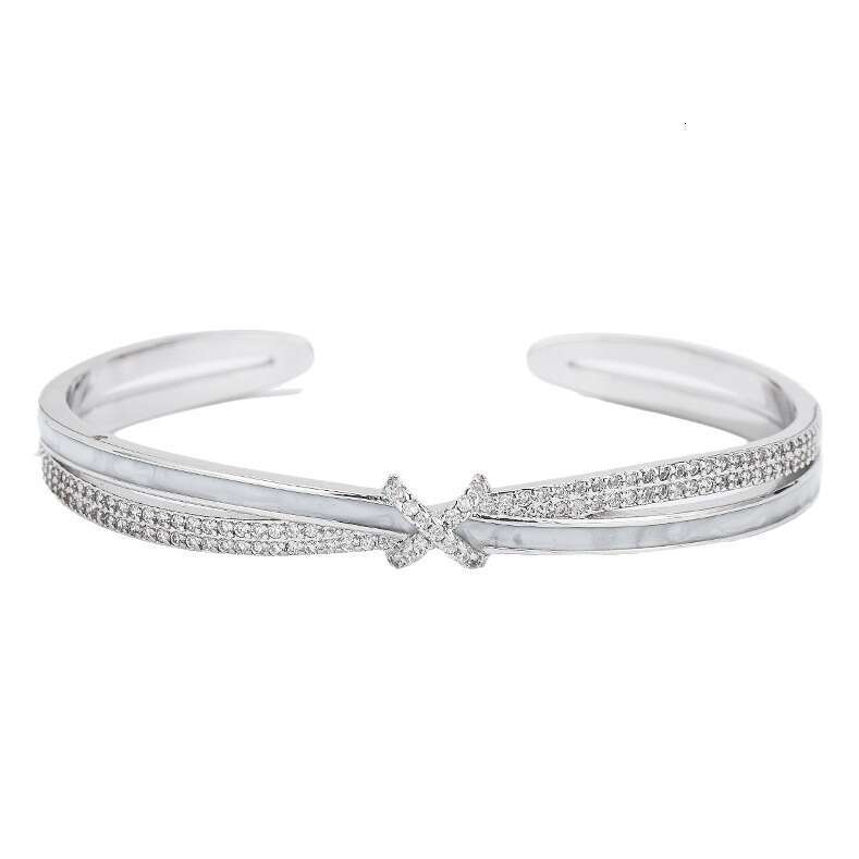 Ins Luxury Jewelry Designer Bracelet Twisted Cross Single Row Tennis Diamond Bracelet Bow White Shellfish 18K Gold Zircon Non Fading Bracelet Fashion 