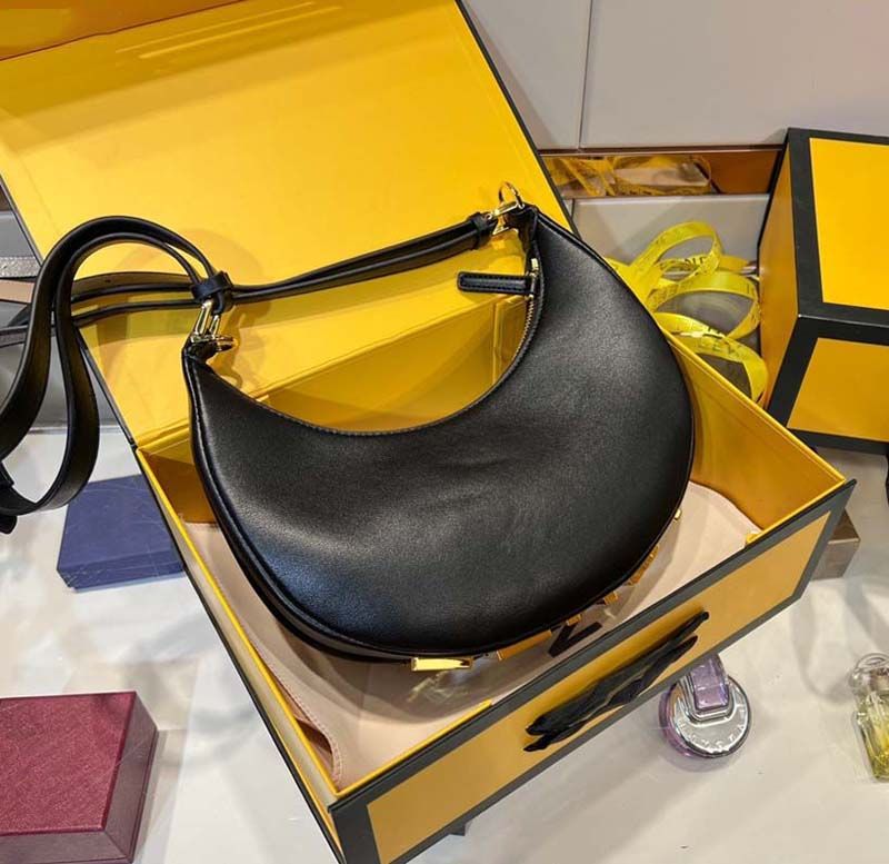 Luxury Bags Designer Bags Shoulder Bags Fashion Women's Handbags Letters Zipper Calfskin Crescent Armpit Handbags Tote Brown Luxury Purse