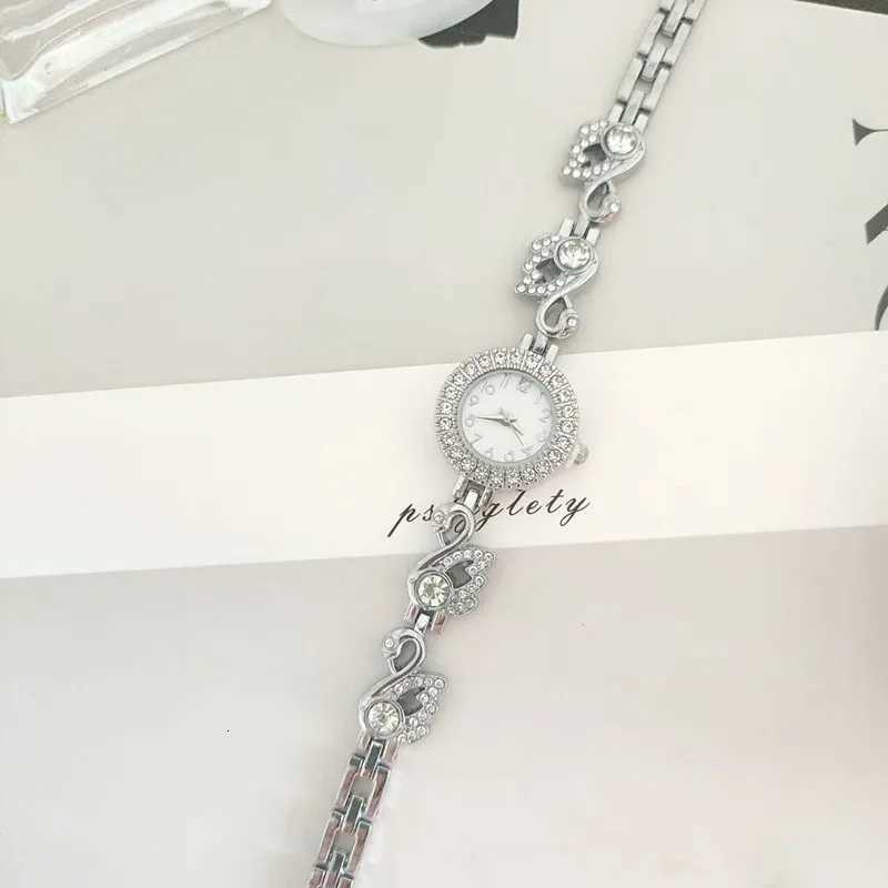Hot Sale Graceful and Fashionable Diamond Swan Womens Watch Full Diamond Digital Female Student Gold Watch W250718