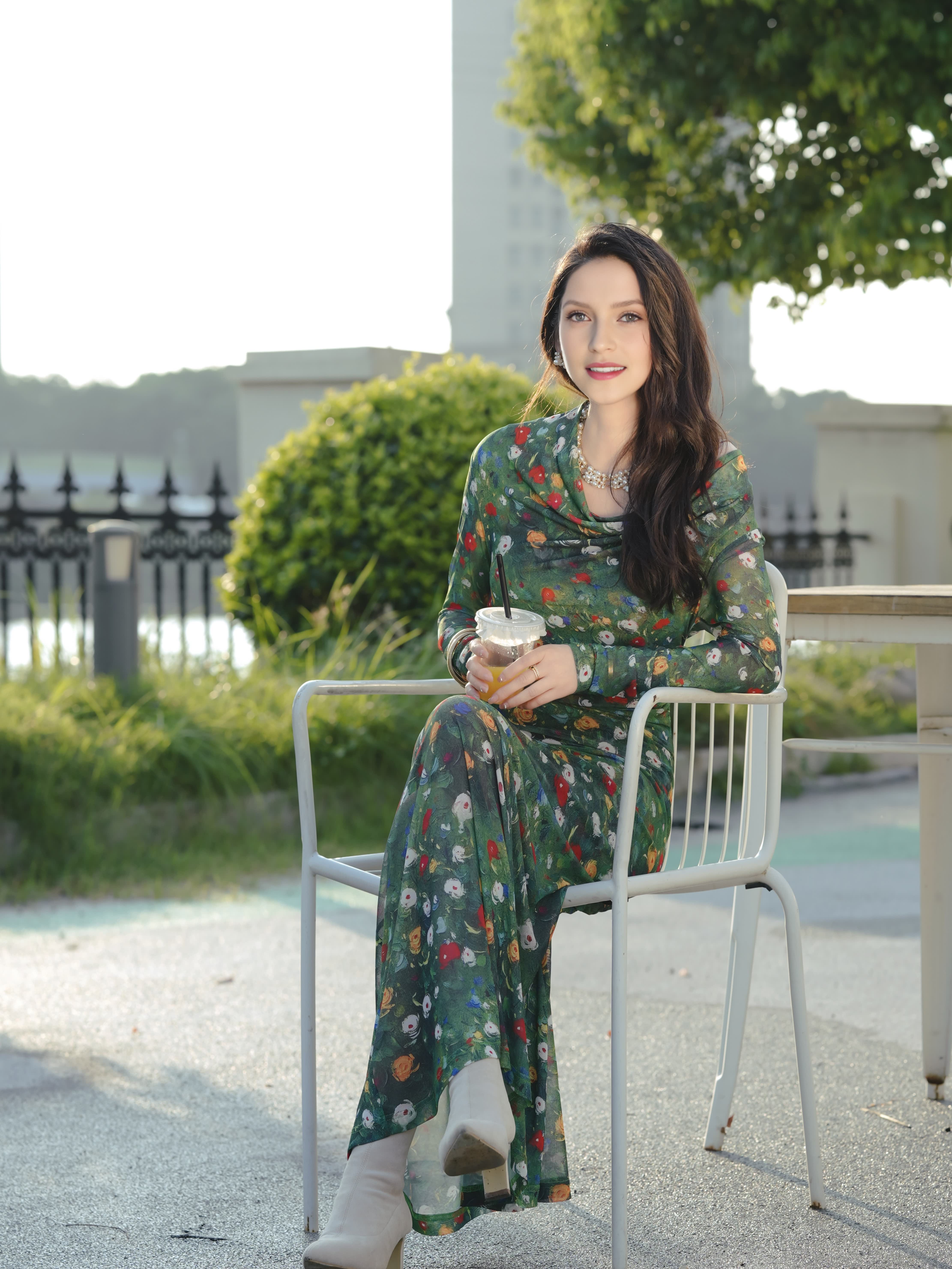 HZHJ's new designer style dreamy green field dress is niche, stylish, and high-end