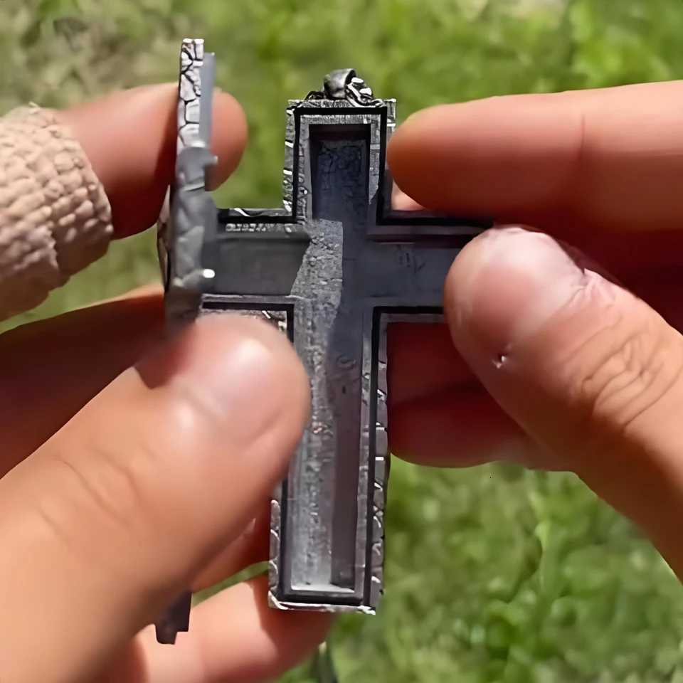 With Secret Compartment Cross Pendant Necklace Openable Locket Neck Chain Choker Vintage 3D Printed Charm Jewelry for Women Men W250718
