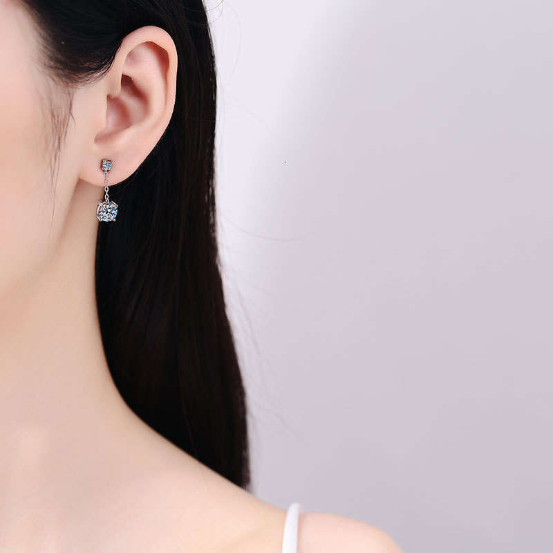 S Pure Sier Light Tassel Four-Prong D Color One Carat Ear Line Moissanite Earrings 9cb