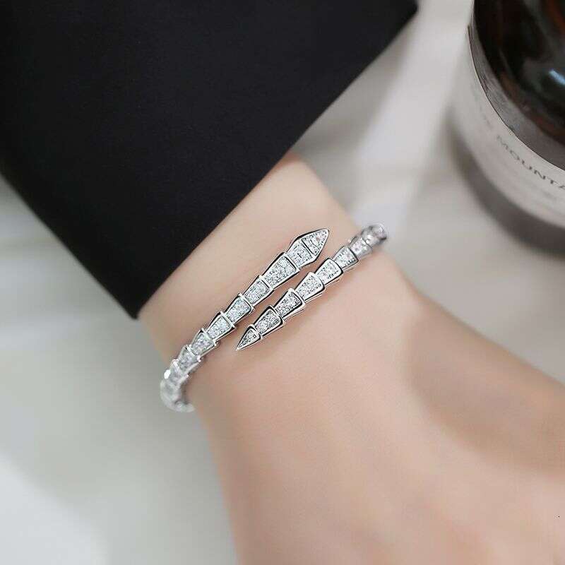 Zircon Snake Bone Women, Design, High-End Bracelet, Light Niche Style, Elegant and Exquisite Bracelet for Women