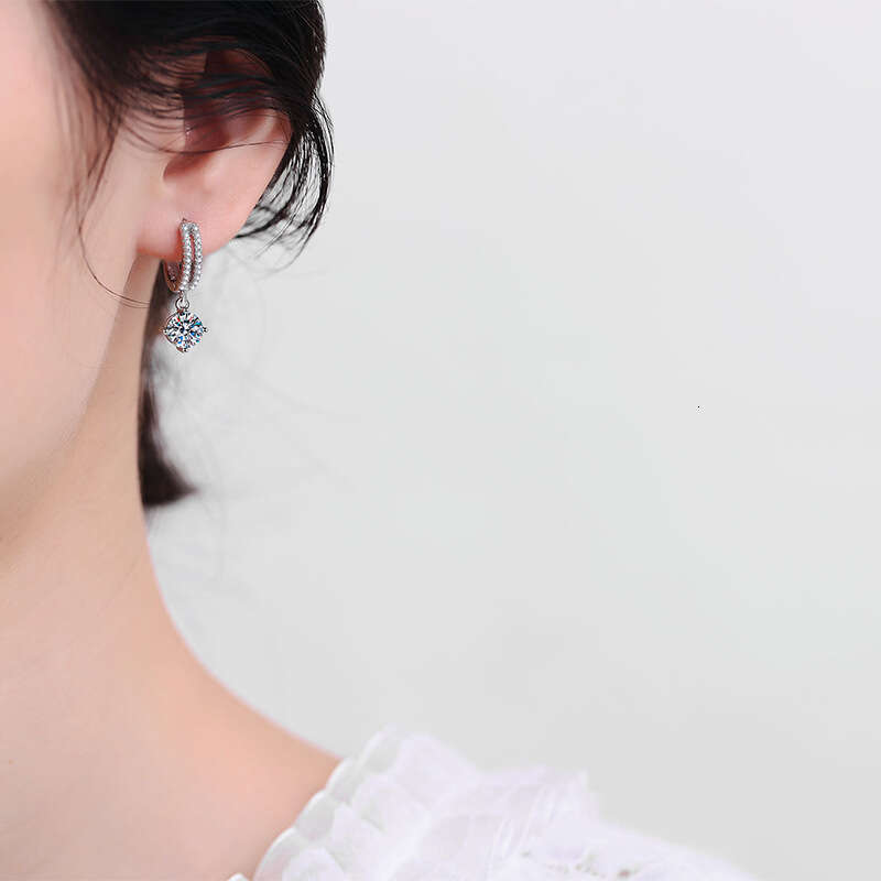 New Arrival S Pure Sier Elegant Classic Four-Prong D Color 1 Carat Moissanite Stud Earrings 16d