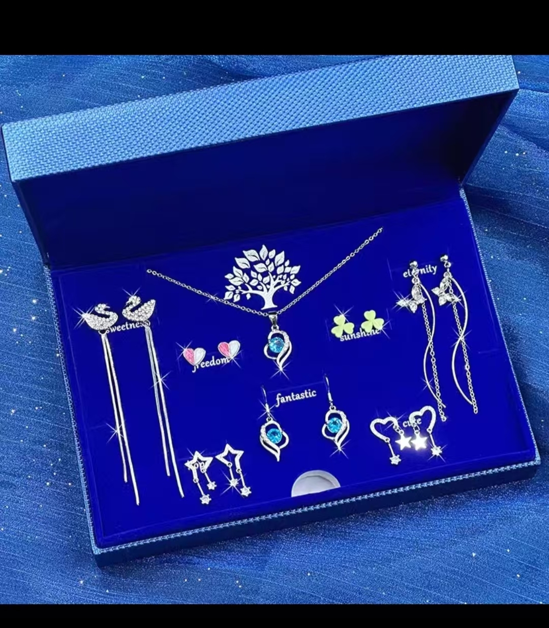 New necklace, earrings and ring set - Birthday and Valentine's Day gift - Exclusive gift for ladies - Demonstrates the charming charm of ladies