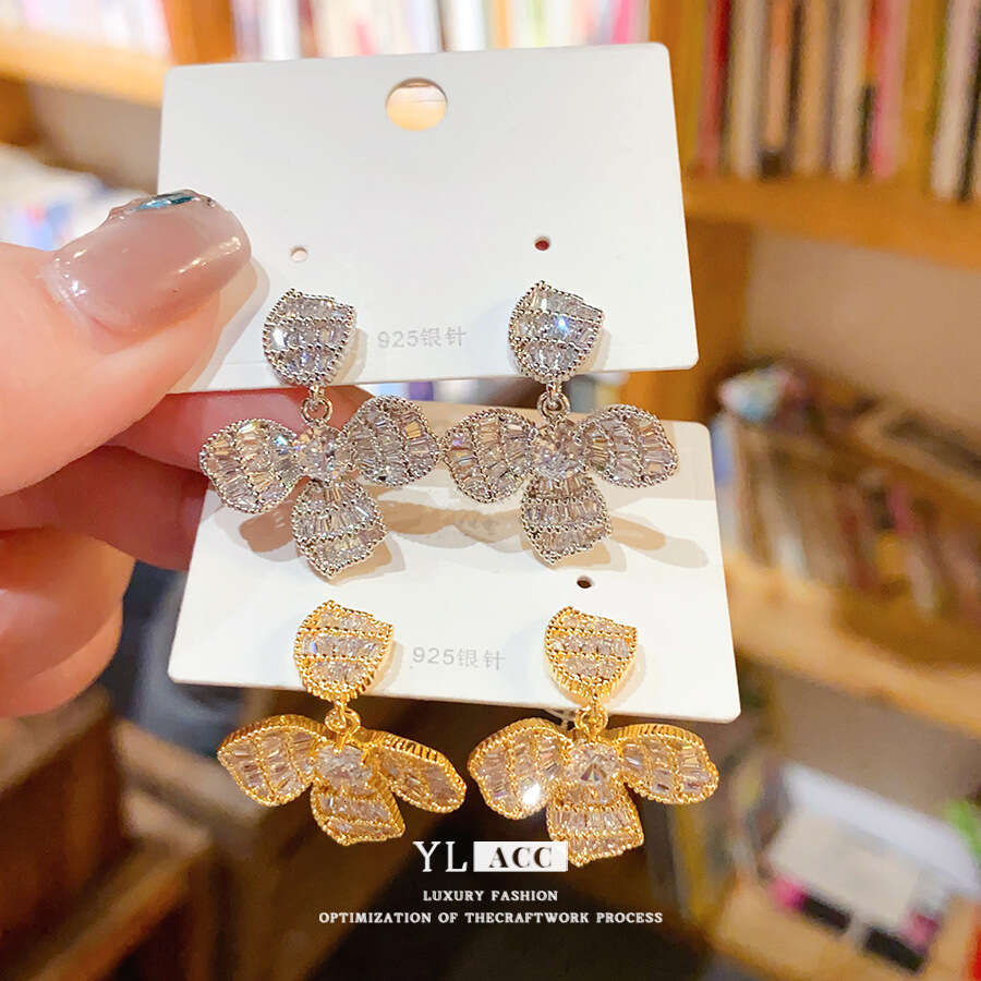 Real Gold Plated Sier Needle Light Zircon Flower Fashion Niche Personality Temperament High-end Earrings for Women