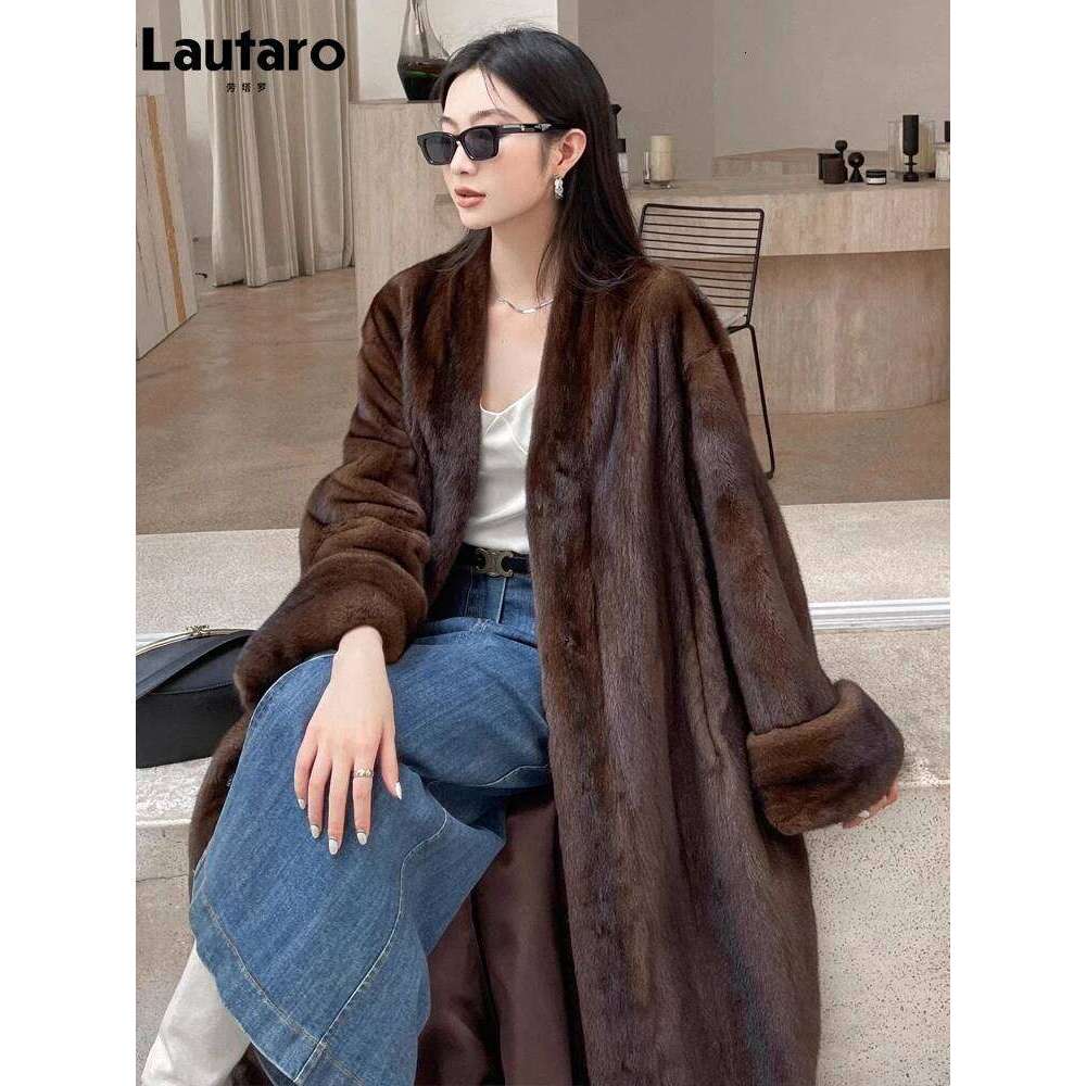 Lautaro Winter Long Vintage Elegant Chic Thick Warm Soft Brown Fluffy Faux Mink Fur Coat Women V Neck Furry Overcoat 2023 MDNG