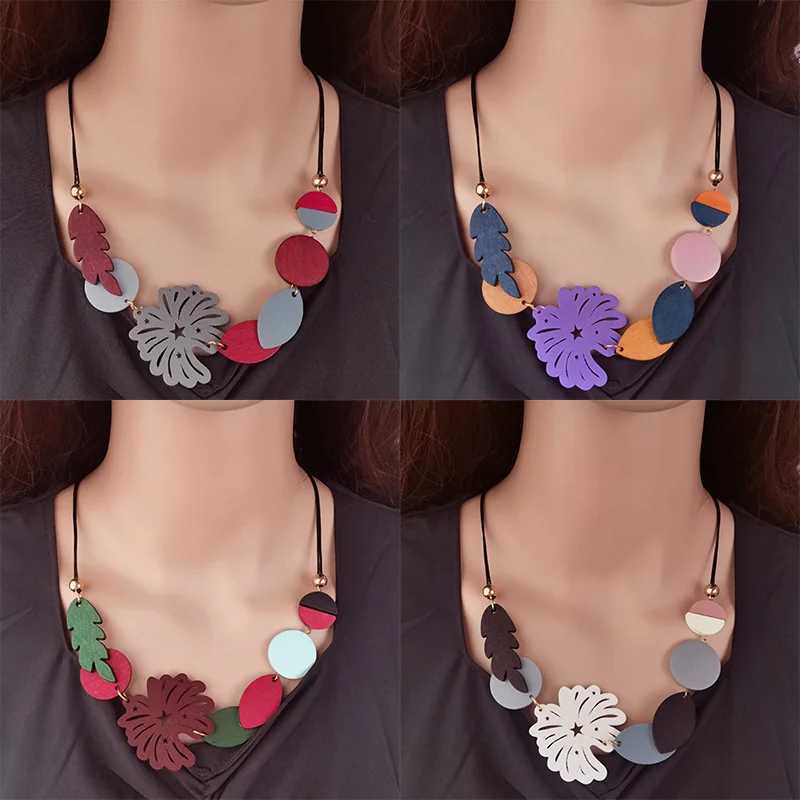 Handmade Vintage Wooden Pendant Necklace for Women Ethnic Statement Bib Necklace Collar Neck Fashion Jewelry W250718