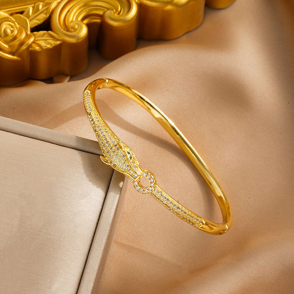 New Open Micro Inlaid Bracelet Niche Design Versatile Elegant High-end Leopard Head Jewelry