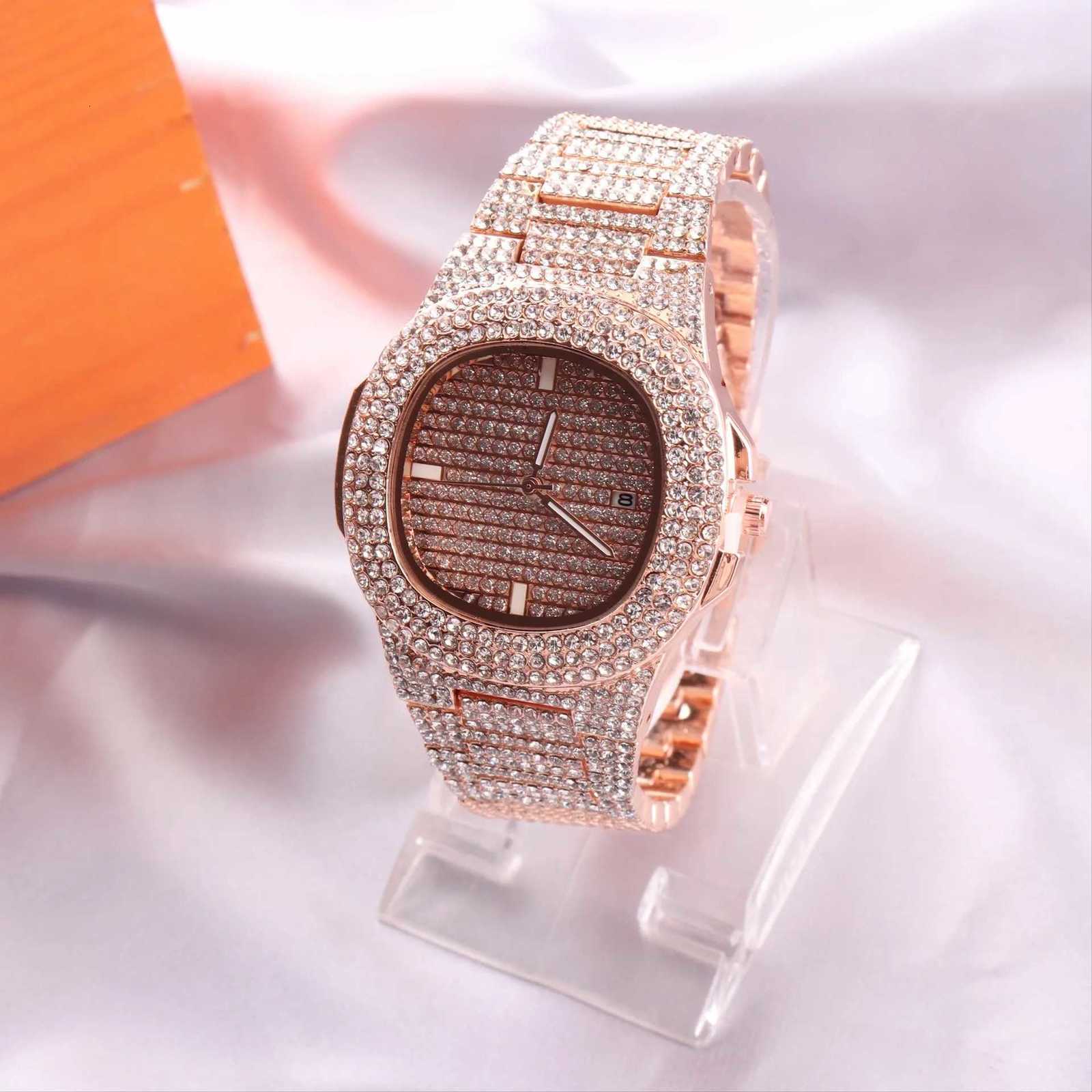 Golden Quartet Quartz Watch Stylish Square Full Sky Star Set Steel Band Diamond Calendar Mens Womens Wristwatch W250718