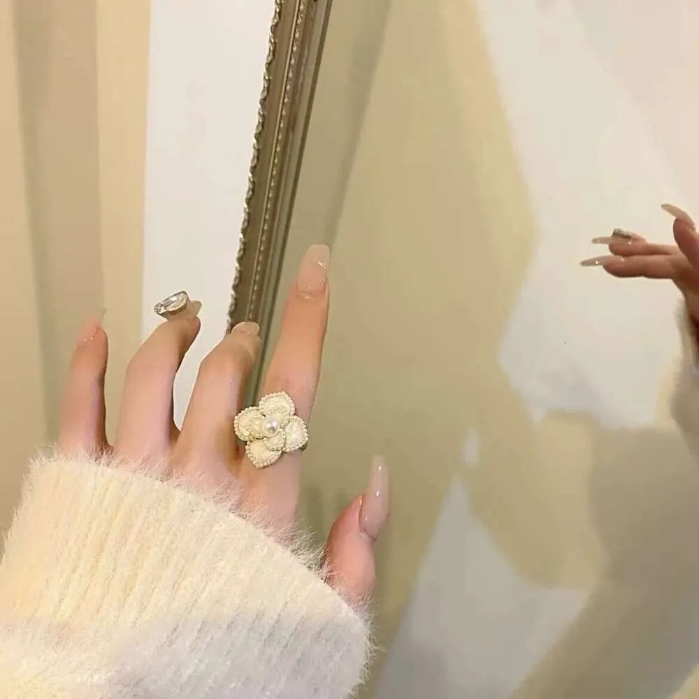 Free shipping French pearl necklace Bone chain designer necklace