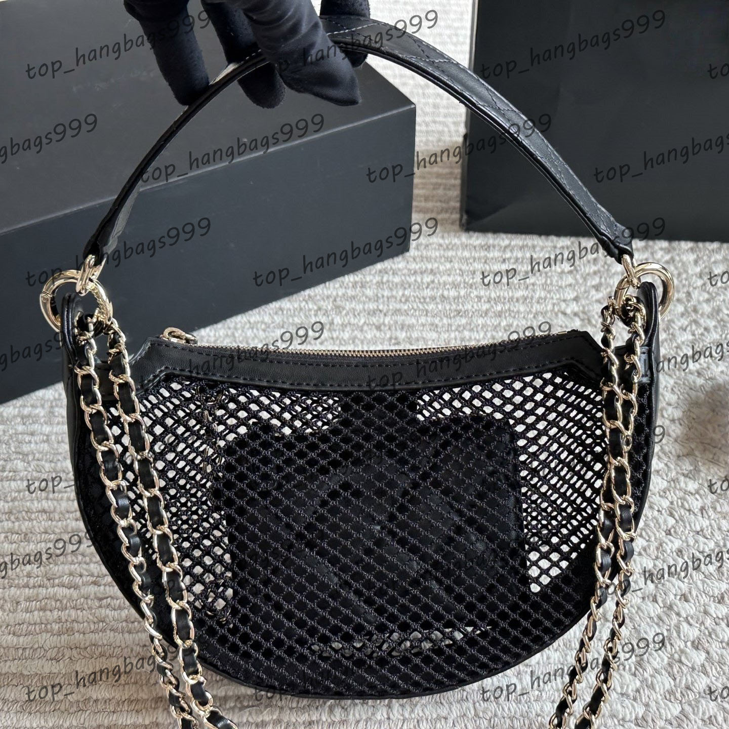 25s Hollowed Out Mesh Shoulder Bag Summer Ladies Makeup Bags Golden Hardware Metal Buckle Matelasse Chain Handbag Crossbody Purse Wallet 22cm
