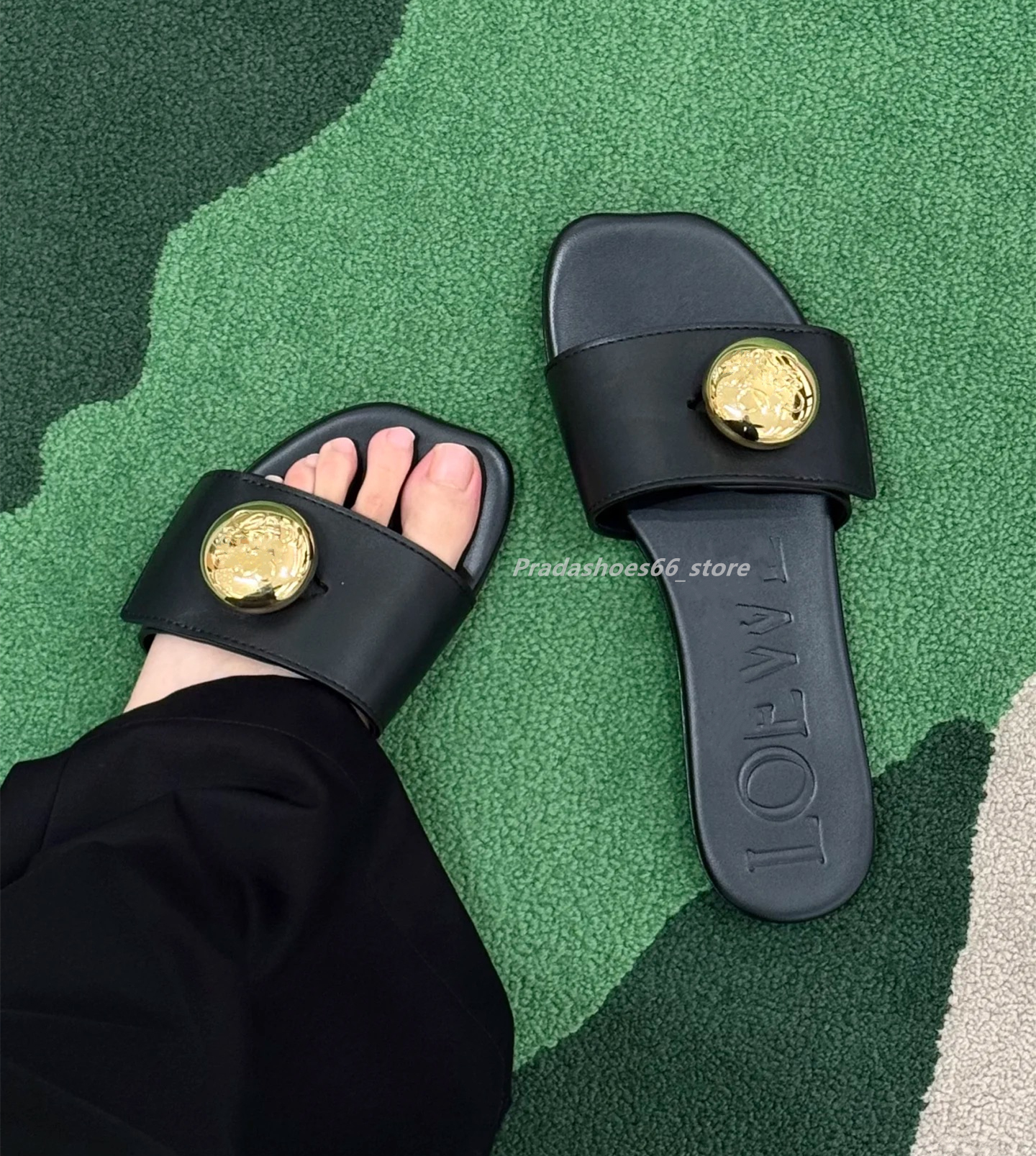 2025 luxury Designer Woman Flat Slippers High quality Sandals Casual Bottom Slippers Summer Holiday beach Sandals mius Shoes for Women Slide h Flip flops loes