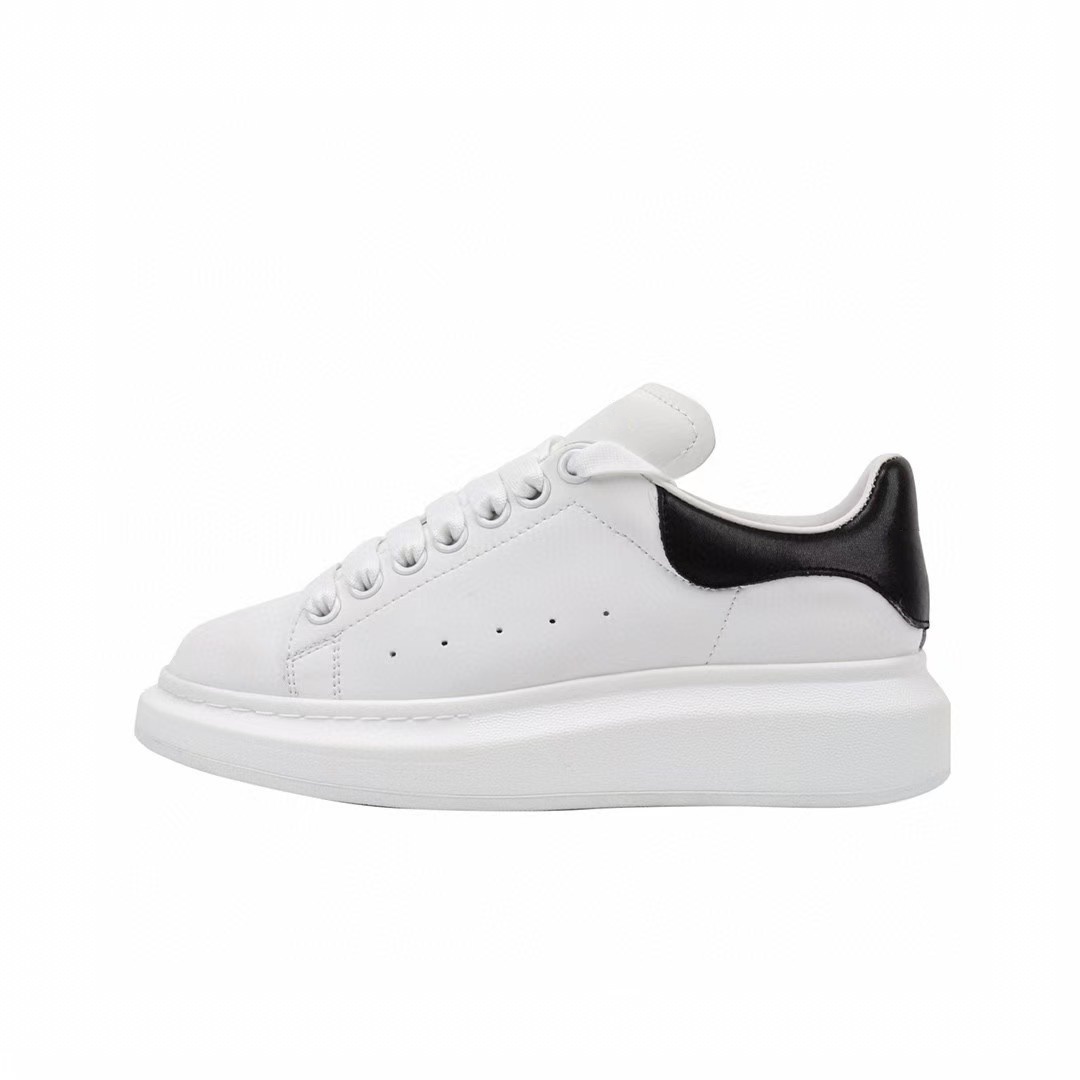Designer casual shoes men Spring New Style Platform Leisure Sports Shoes Design Model White Sneakers for Men and Women Luxurious Comfortable Shoe Style