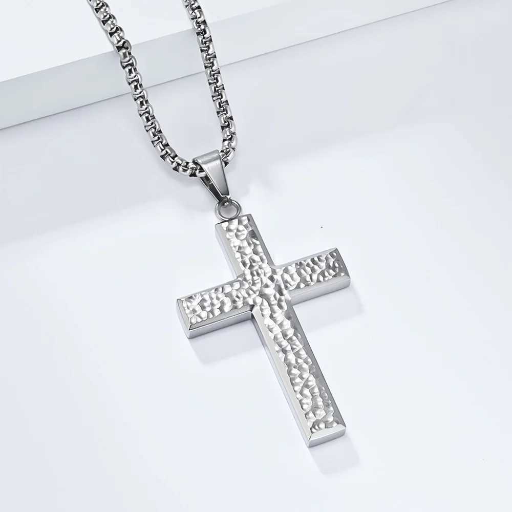 Irregar Hand-hammered Titanium Steel Cross Necklace Simple Niche Men And Women Wear Matching Pendant W250718