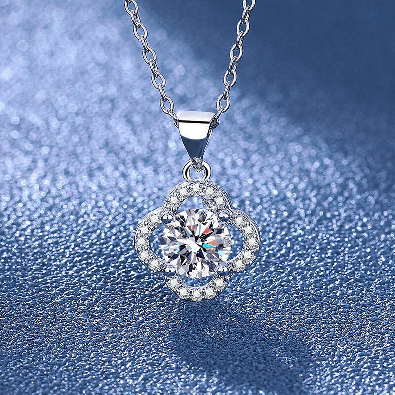 Classic Fashion Trendy Micro Pave Zircon Four-Leaf Clover Necklace Bracelet Earrings Set Moissanite Collarbone Chain Pendant