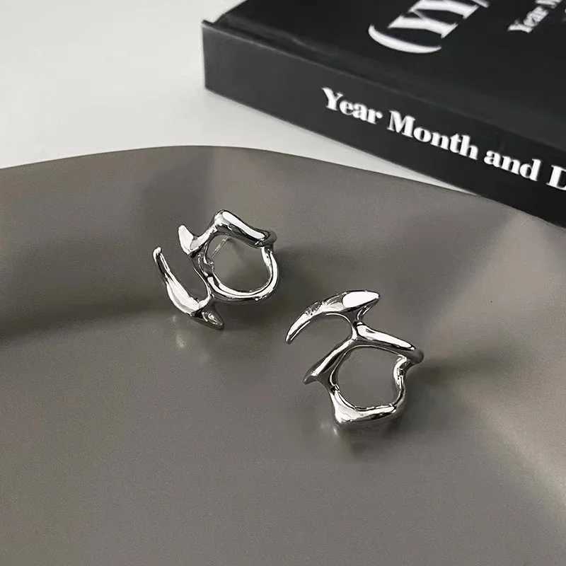 Fashion Punk Irregular Liquid Earrings Hip-Hop Personality Metal Hollow Earrings Clip for Girls Party Jewelry Gifts Y2K Accessories XJ250718