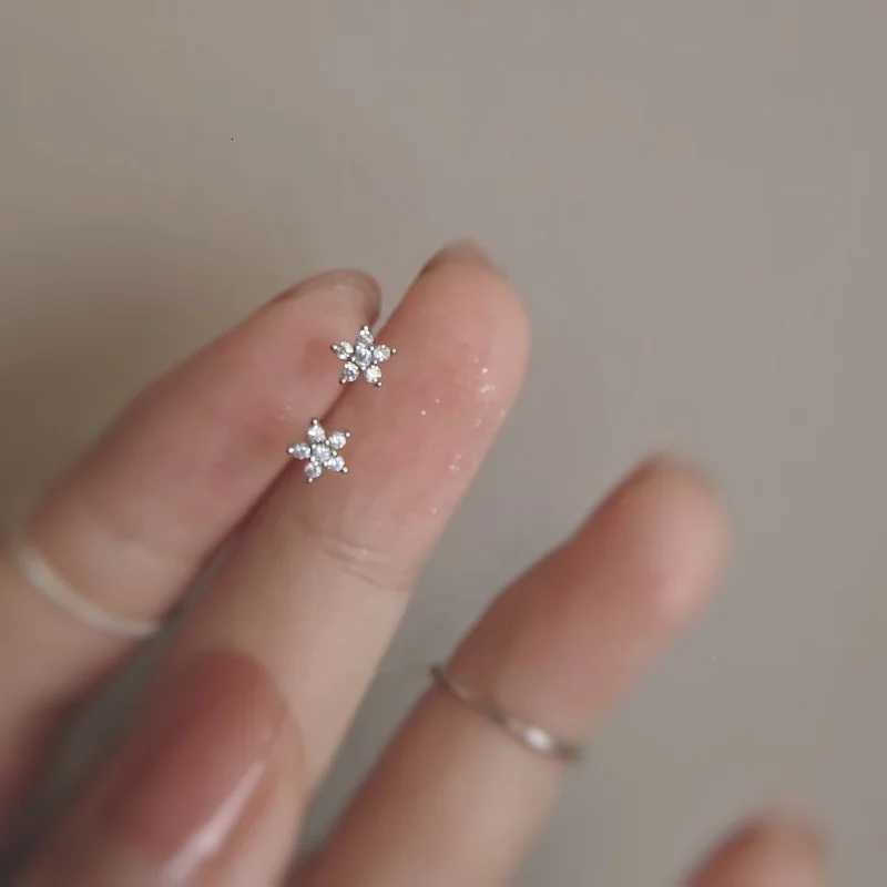 925 Silver Needle Mini Snowflake Cubic Zirconia Earrings Ear Bone Nail Piercing Ear Jewelry Childrens Earrings XJ250718