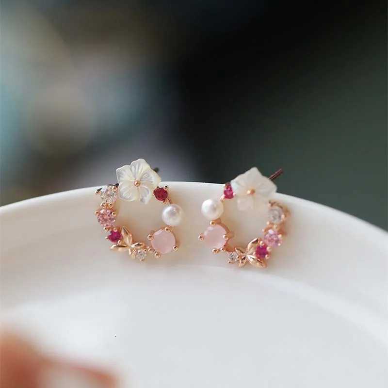 2K Pink Crystal Flower Pearl Butterfly Ear Studs Summer New Arrival Korean Fashion Luxury Hoop Earrings for Women Jewelry Gift XJ250718