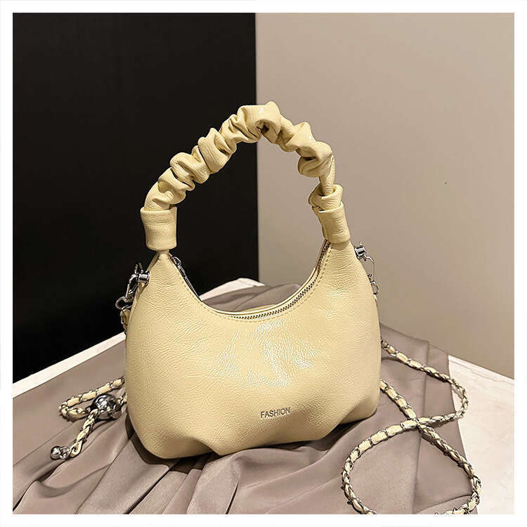 Trendy Wrinkled Handheld Cloud 2025 New Fashion Crossbody This Year's Popular Commuter Shoulder Small Bag